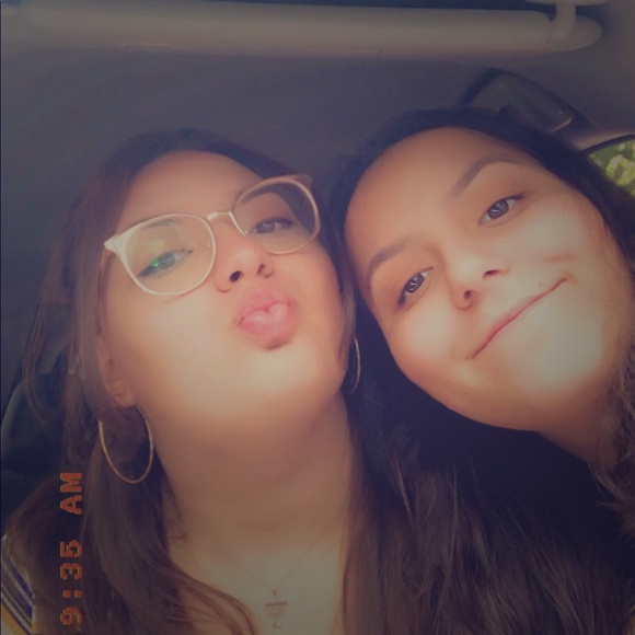 Meet your Posher, Lori and Paula. - Picture 1 of 1